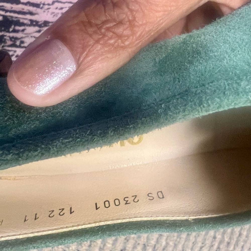 Salvatore Ferragamo Emerald Green Loafers with Gold Detail - Picture 2 of 3